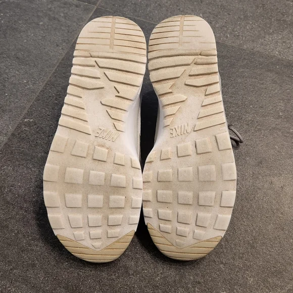 Nike Air Max Thea, Size 8 - Picture 9 of 9